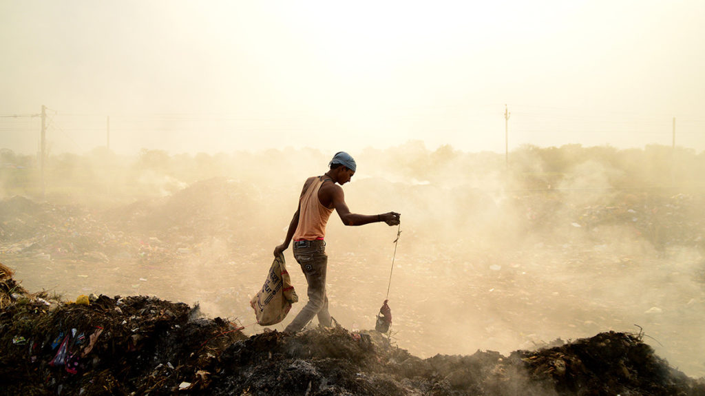 Pollution in India badly affects the health of people, resulting in hundreds of deaths each year 