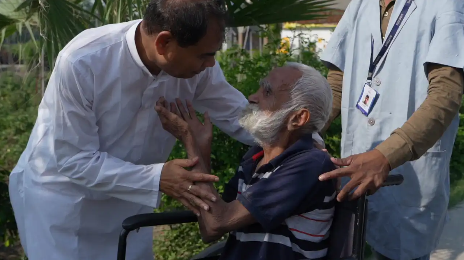 Lend a hand to this NGO for senior citizens who takes in and comforts the abused